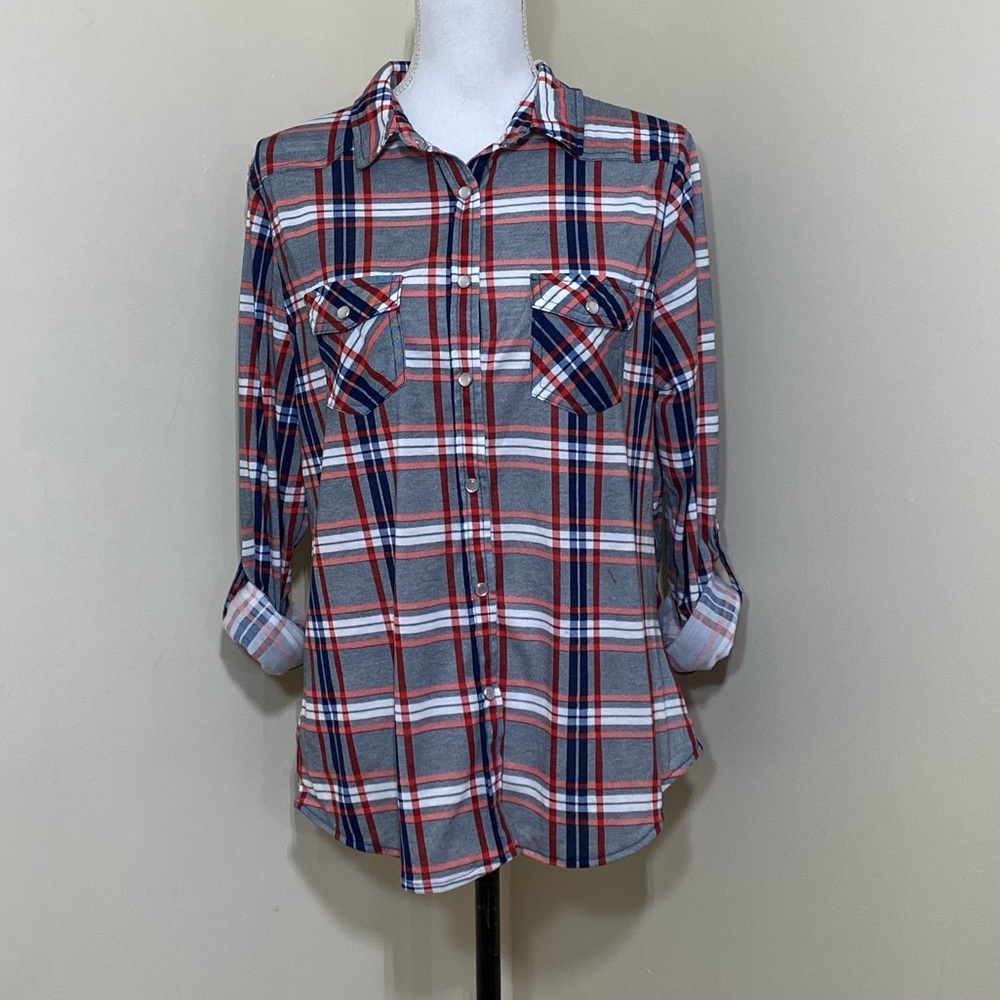 NWOT Passport woman’s Flannel shirt Size Xl but fit size Large Run smaller